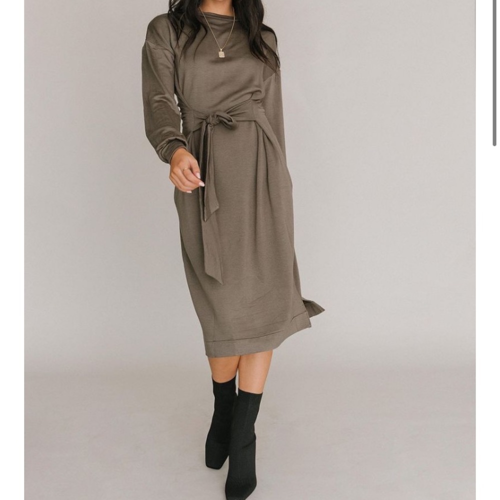 NWT QNoor Sweater Tie Dress - Women’s L